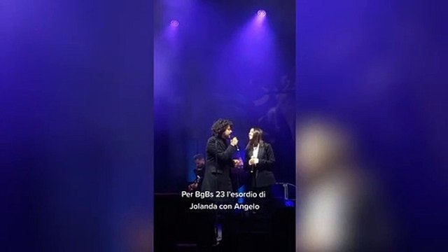 L'emozionante duetto tra Francesco Renga e la figlia Jolanda: l'esibizione è da brividi