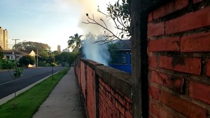Fogo em entulhos mobiliza bombeiros ao Colégio Wilson Jofre