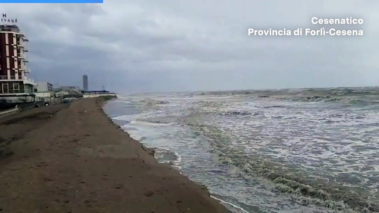 Maltempo a Cesenatico: allagamenti e mareggiate