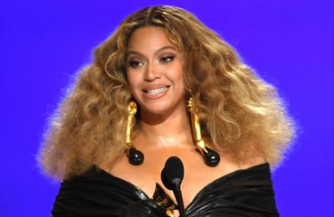 Beyonce shares the spotlight with her daughter Blue Ivy in Dubai