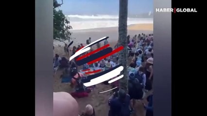 Hawaii'de plajdaki turistlerin dehşet anları! Suların altında kaldılar