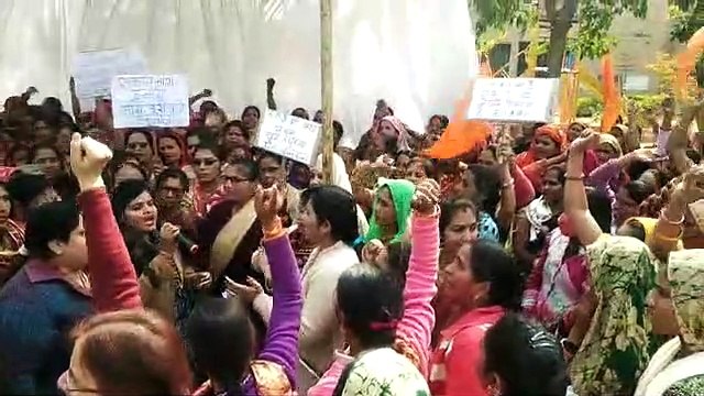Anganwadi worker helper on strike, 1435 Anganwadi lock not open