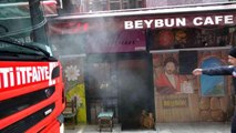 Beyoğlu'nda çatı yangını paniğe neden oldu