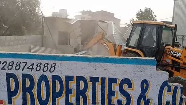 पीआरएन, दक्षिण...अवैध व्यावसायिक निर्माण किया सील, सेक्टर रोड सीमा से हटाई दुकान