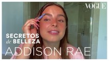 Addison Rae nos muestra cómo mantiene sus cejas perfectas