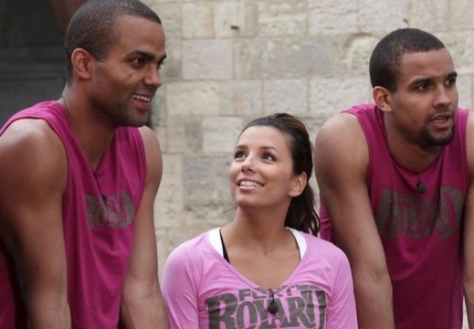 Eva Longoria dans Fort Boyard : Je la revois à quatre pattes pour récupérer des boyards… se souvient Olivier Minne