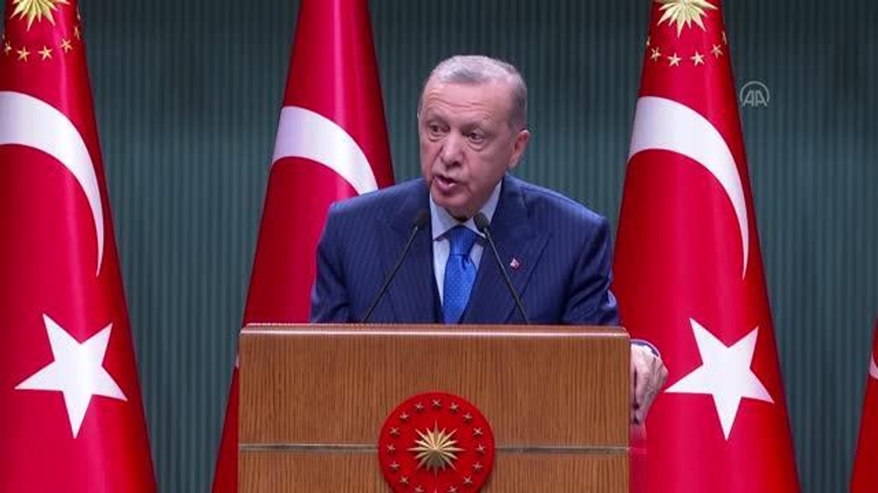 Cumhurbaşkanı Erdoğan: "Dünyanın ciddi sıkıntılarla boğuştuğu bir dönemde Türk ekonomisinin dengeli ve başarılı bir seyir izlemesi önemlidir"