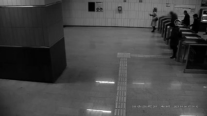 Metroda para ve çeklerin bulunduğu çanta sahibine teslim edildi