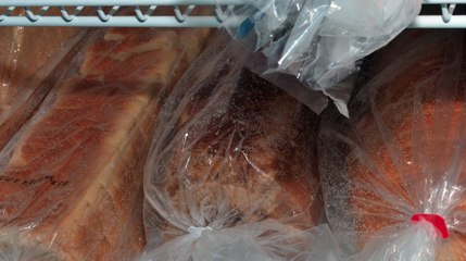 Brot oder Kuchen einfrieren und auftauen: So gelingt es!