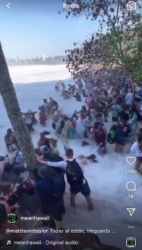 Les spectateurs de cette compétition de surf passent un mauvais moment