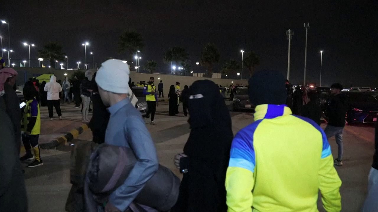 Fans 'living the dream' as Ronaldo makes debut in Saudi league