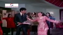 Ye To Mister Bechain Hain /Bikre Moti 1971 /Asha Bhosle,  Jeetendra, Babita