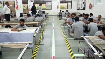 شاهد: التطريز مهنة موروثة في الهند تستفيد منها دور الأزياء العالمية