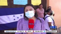 Padres de familia de la escuela San Martín protestan para que no les cambien directora