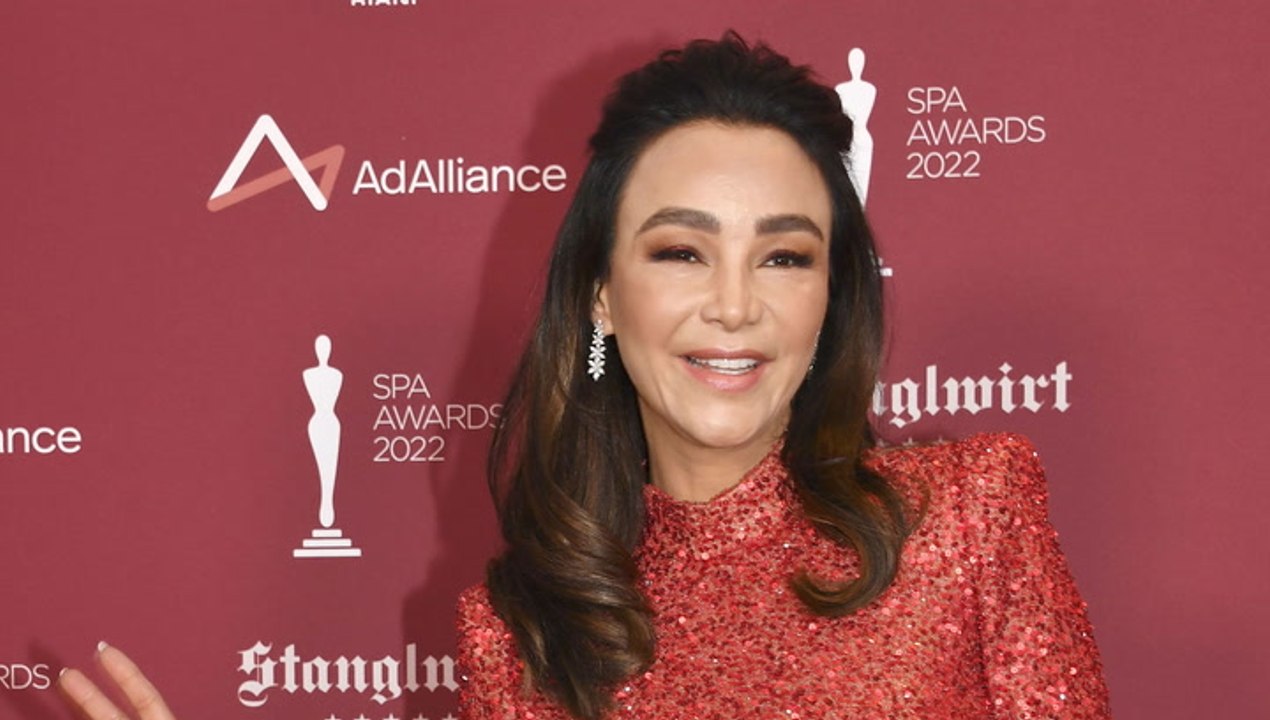 Verona Pooth im schicken Anzug, doch man hat nur Augen für ...