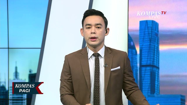 Mobil SUV Tabrak Pohon Hingga Terguling di Kebayoran Baru, Pengemudi Diduga Mabuk!