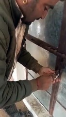 स्कूल में छात्रा के साथ पकड़ा गया प्रिंसिपल