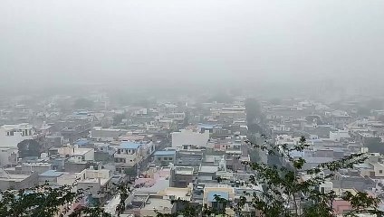 दिनभर छाई रही धुंध, लोग ठिठुरे