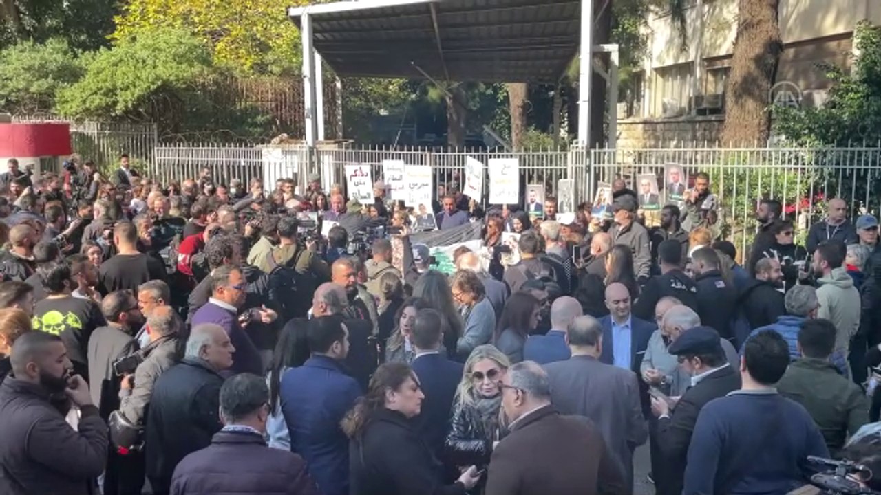 Beyrut Limanı patlaması soruşturmasının engellenmesi protesto edildi