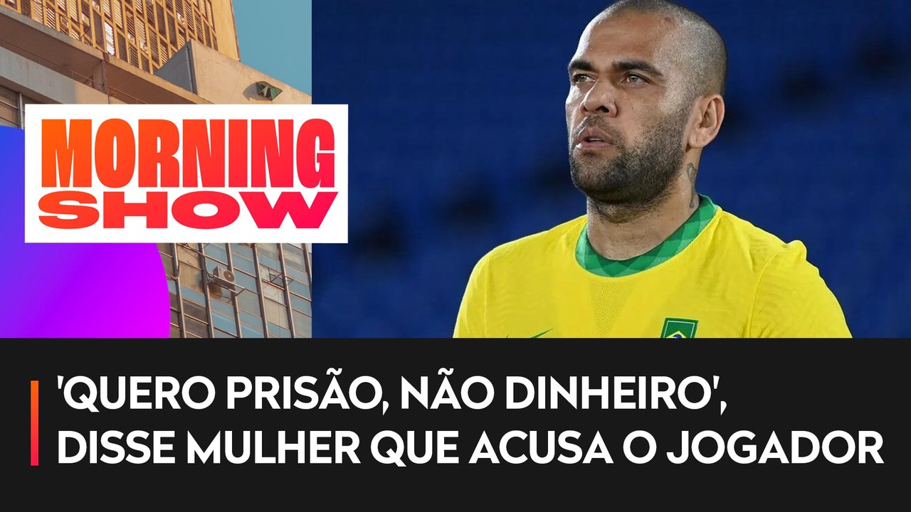 Outras pessoas afirmam ter visto Daniel Alves passar pela vítima ao deixar a boate