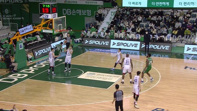 '3연승' DB 7위 도약...여자농구 우리은행, 선두 질주 / YTN