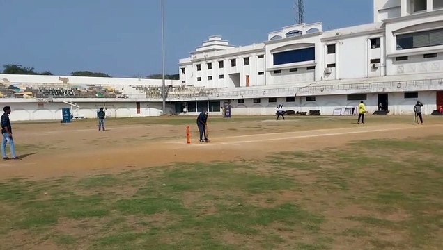 खेल-खिलाड़ी: पत्रिका के वितरक बंधुओं के बीच क्रिकेट प्रतियोगिता