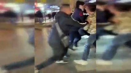 İstanbul'da karşıdan karşıya geçme kavgası