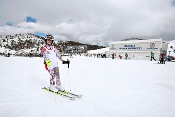 Video herunterladen: Denizli Kayak Merkezi genç sporcunun başarı merdiveni oldu