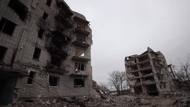 Ukrayna'nın harabeye dönen İzyum kentinde halk insani yardımlarla ayakta kalmaya çalışıyor