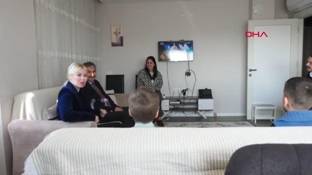 Rektör Özkan, Cem Muhammet'i ziyaret edip, satranç oynadı