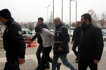 KÜÇÜK ÇOCUĞU VİLLA BAHÇESİNDEN KAÇIRMADAN ÖNCE MARKETE GİDİP, KOLİ BANDI ALMIŞ