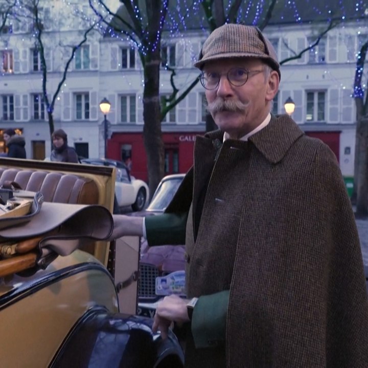 750 véhicules d’époque défilent en plein Paris