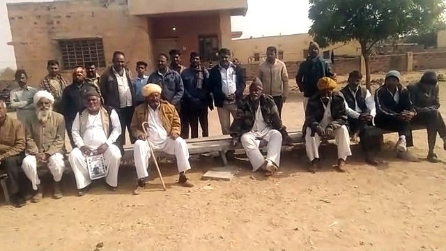 Watch Video: बिजली कटौती से परेशान ग्रामीणों ने जीएसएस का किया घेराव