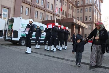 DİYARBAKIR'DA, KAZADA HAYATINI KAYBEDEN POLİS MEMURU TÖRENLE MEMLEKETİNE UĞURLANDI