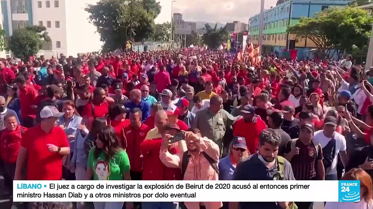 Defensores y detractores de Maduro marcharon durante el 65 aniversario de la democracia venezolana