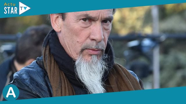 Florent Pagny méconnaissable et confondu avec un SDF : malaise dans le hall d'un grand hôtel