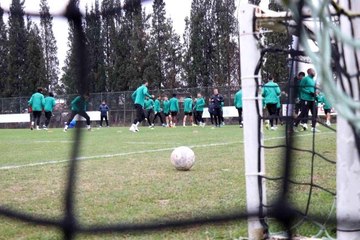 Sakaryaspor, Tuzlaspor mesaisine yeni teknik direktörüyle devam etti