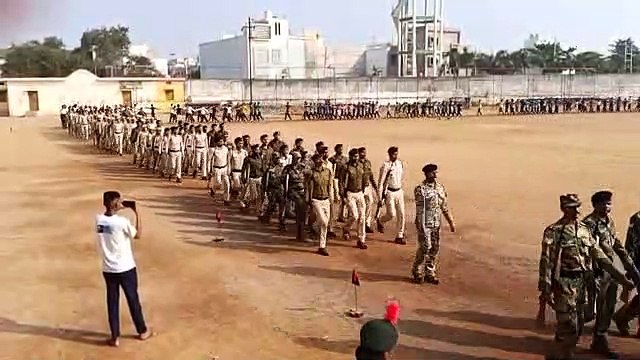 कलेक्टर एवं एसपी ने गणतंत्र दिवस मुख्य समारोह के अंतिम अभ्यास का किया निरीक्षण