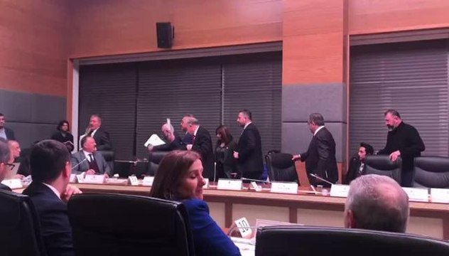 CHP ve İyi Parti Anayasa Değişikliği Teklifine Ortak Önergesi, AKP ve MHP'nin Oylarıyla Reddedildi.