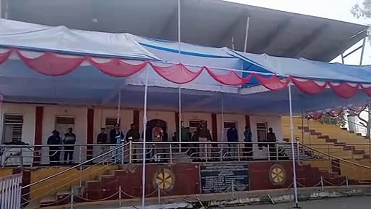 video story ट्रेन से कट कर मजदूर की मौत, परिजनो...