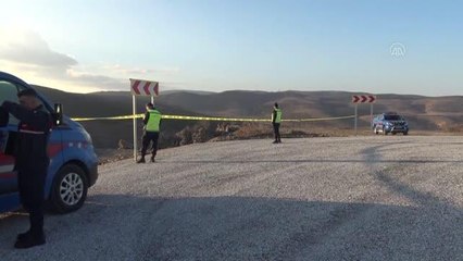 AFYONKARAHİSAR - Uçurumdan düşen hafif ticari araçtaki kişi öldü