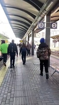 Pioltello, rissa sui binari: il treno riparte 45 minuti dopo