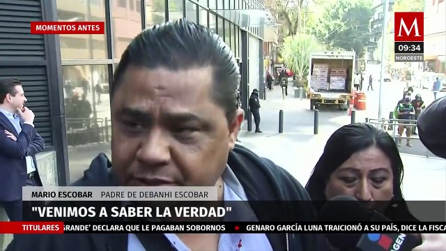 Padres de Debanhi Escobar llegan a la FGR para reunión con autoridades