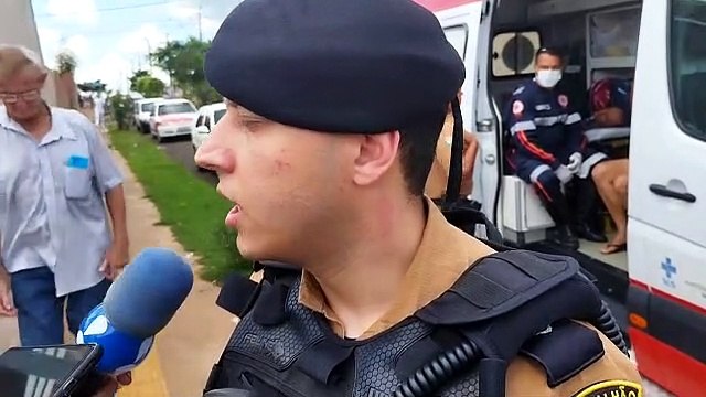 Homem com problemas mentais incendeia duas residências no bairro Sonho Meu, em Umuarama - Entrevista