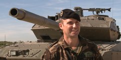 Imágenes de los carros de combate Leopardo 2 E y los simuladores de torre Leopardo