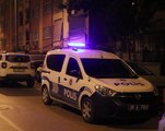 EŞİNİ BOĞAZINDAN BIÇAKLAYIP ÖLDÜRDÜ, POLİSE TESLİM OLDU