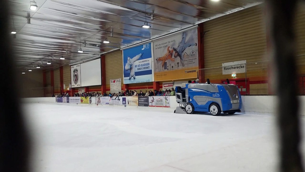 Eisbahn Säuberung (20230115_155324)