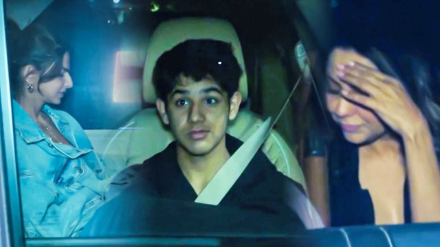 शाहरुख़ खान की 'पठान' के स्पेशल स्क्रीनिंग में शामिल हुए कई कलाकार