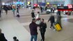 Aranan suçlu İstanbul Havalimanı’na annesini karşılamaya gelince yakalandı