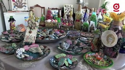 Emekli öğretmen evini sanat atölyesine çevirdi